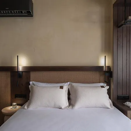 Pournari Center Aparthotel 3*